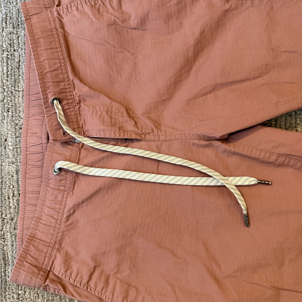 Vuori Ripstop Women's Ankle Pants in Soft Pink medium - Picture 2 of 4
